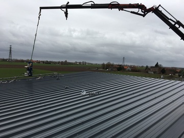BRV Rénovation | L’isolation de toiture en bac acier à Morbecque